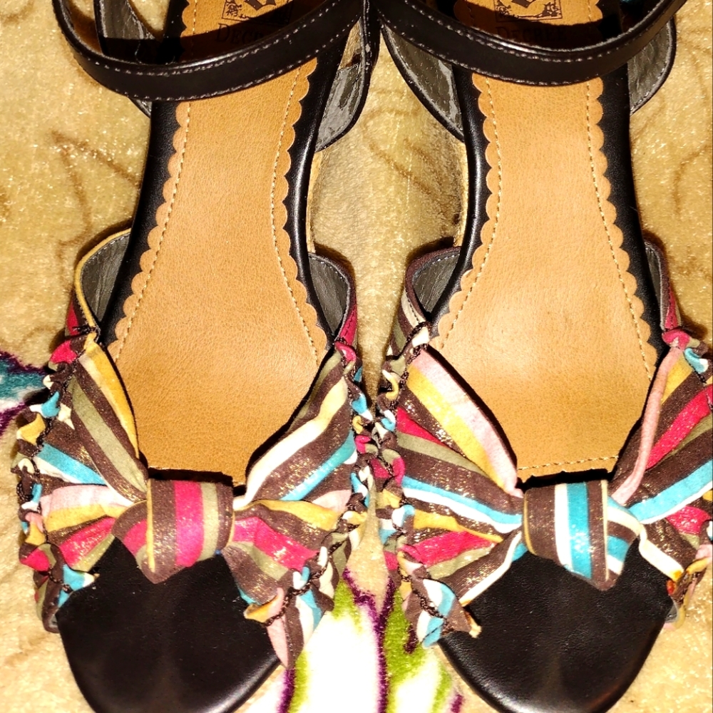 Decree Multi striped wedge heels#426